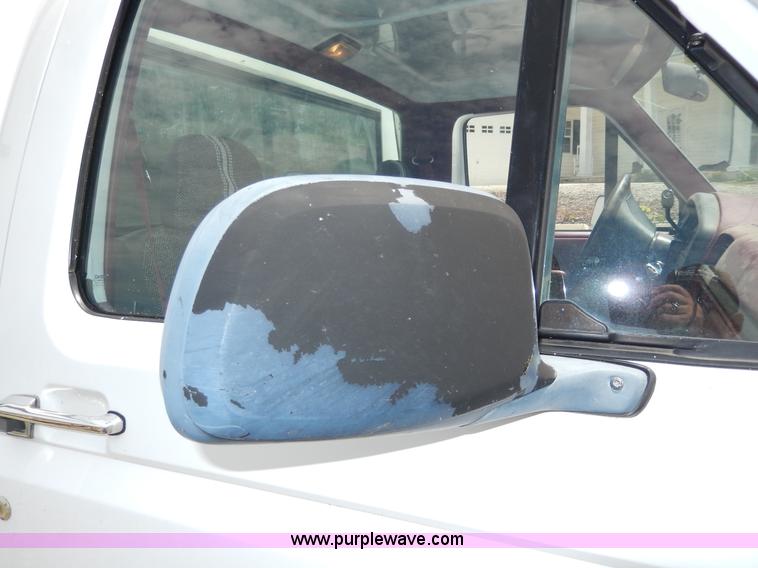 image for item AA9327 1994 Ford F250 XL pickup truck