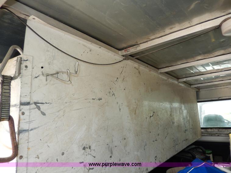 image for item AA9327 1994 Ford F250 XL pickup truck