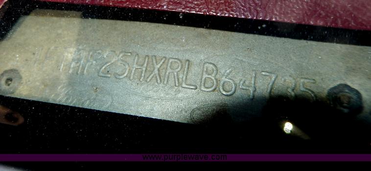 image for item AA9327 1994 Ford F250 XL pickup truck