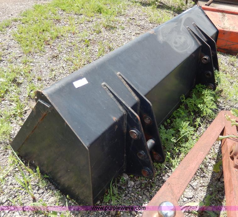 image for item AA9331 Tractor bucket