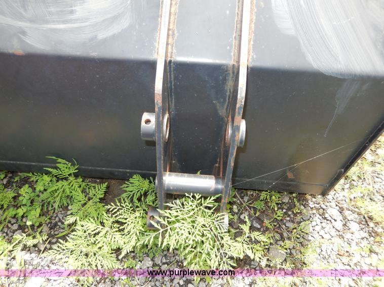 image for item AA9331 Tractor bucket