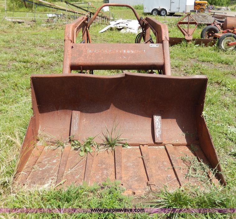 image for item AA9333 Massey-Ferguson 95 tractor loader