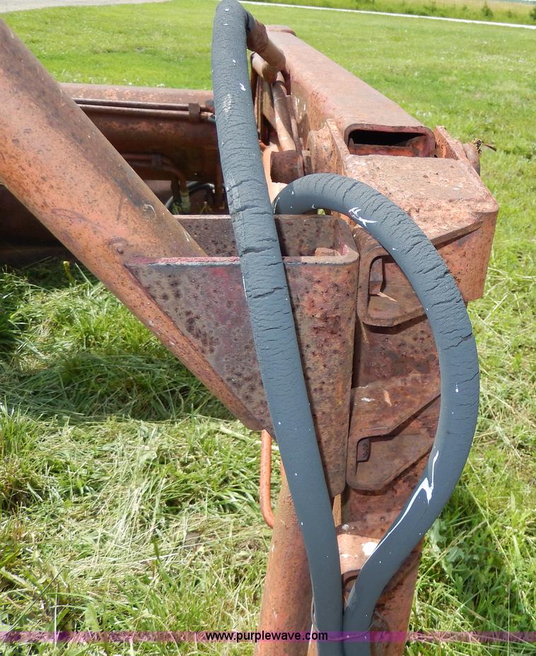 image for item AA9333 Massey-Ferguson 95 tractor loader