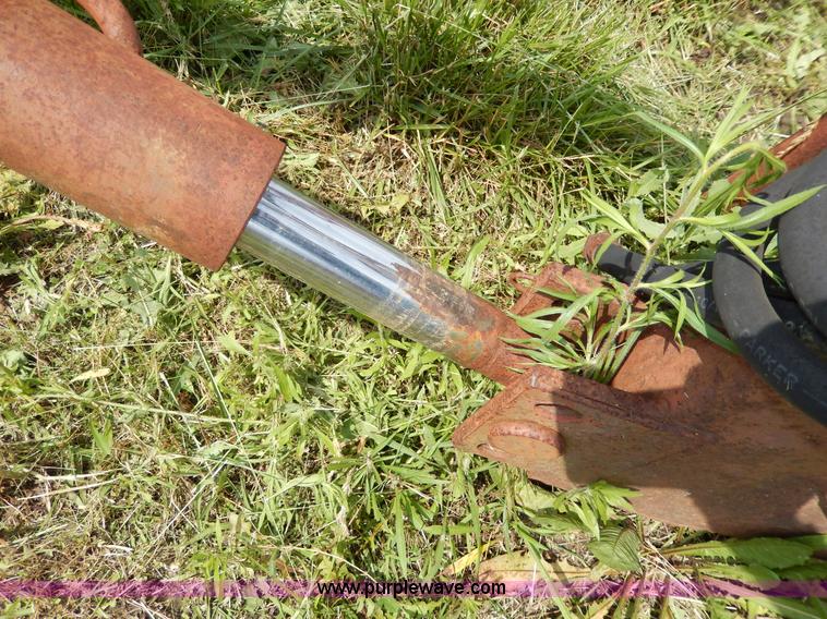 image for item AA9333 Massey-Ferguson 95 tractor loader