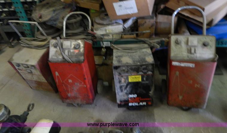 image for item AC9482 (4) battery chargers