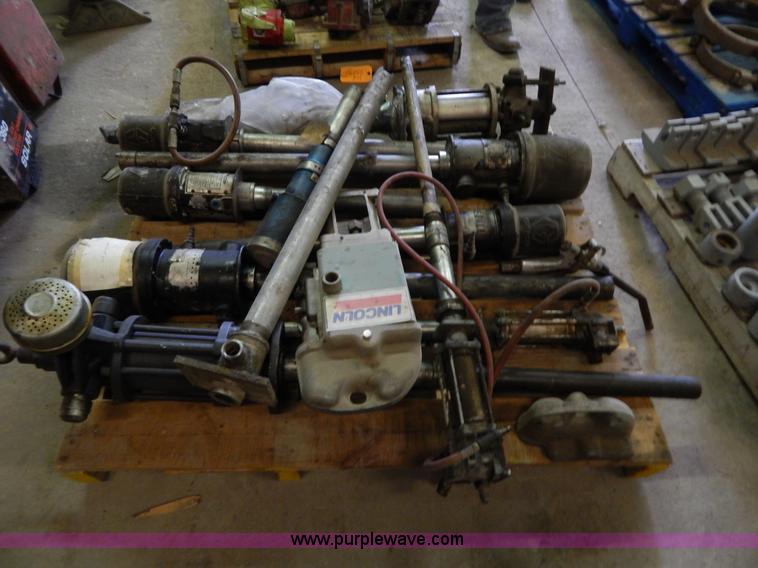 image for item AC9483 (11) pneumatic fluid pumps