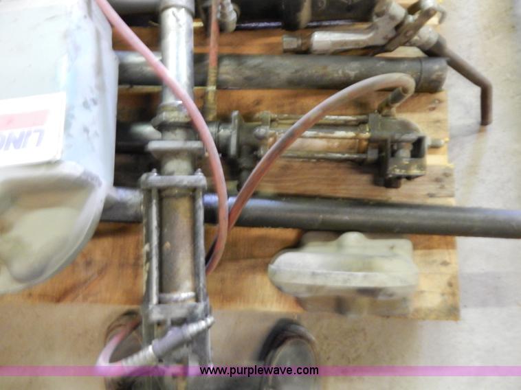 image for item AC9483 (11) pneumatic fluid pumps