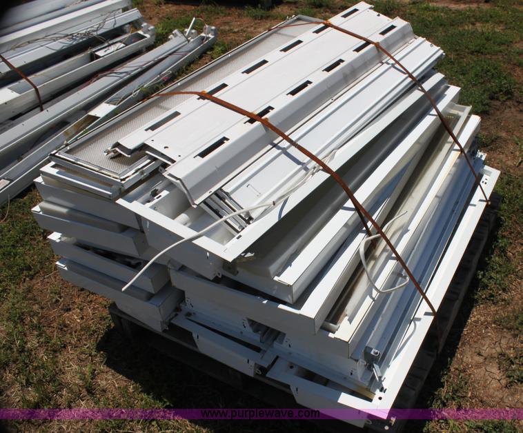 image for item AE9193 (52) fluorescent light fixtures