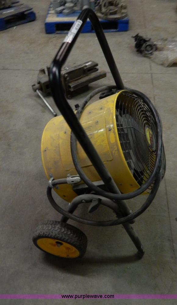 image for item AE9788 Fostoria electric heater