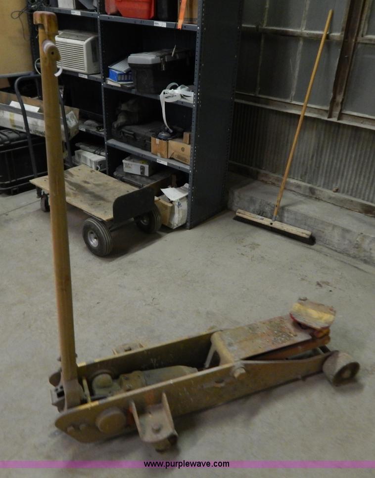 image for item AE9789 Floor jack