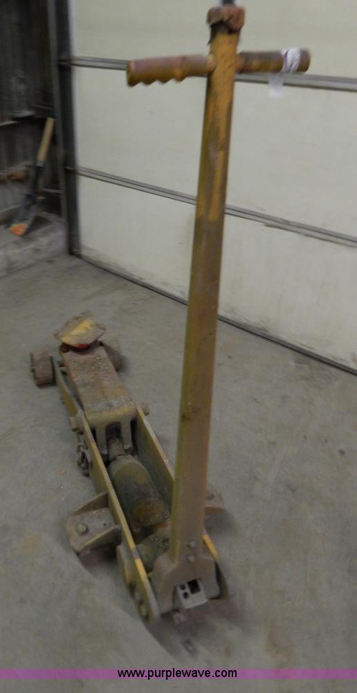 image for item AE9789 Floor jack