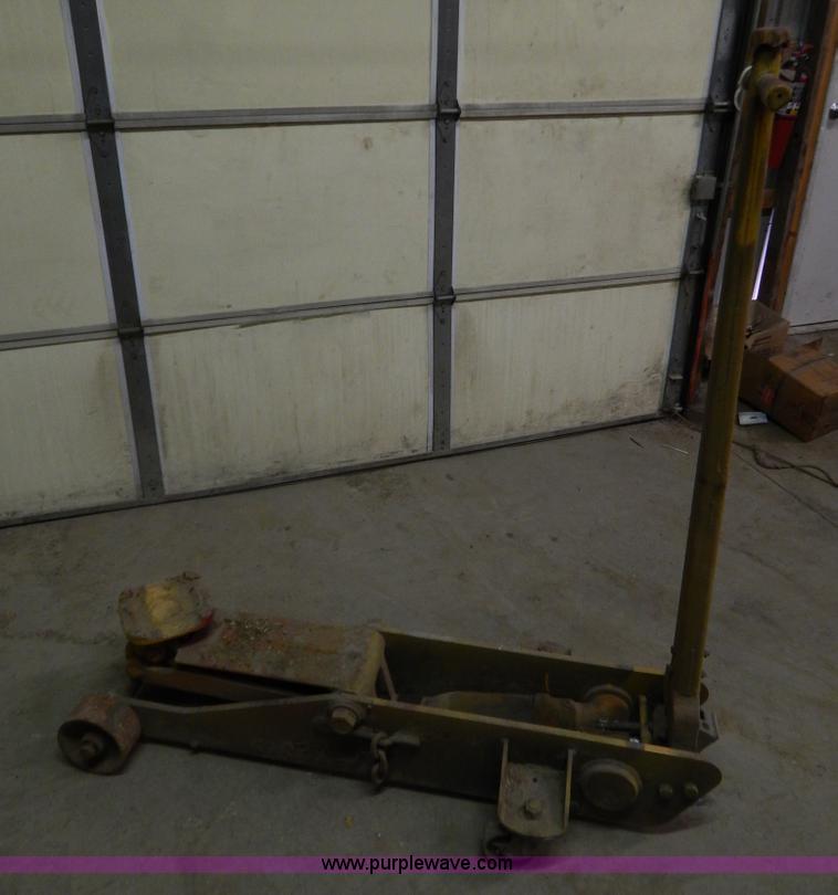 image for item AE9789 Floor jack