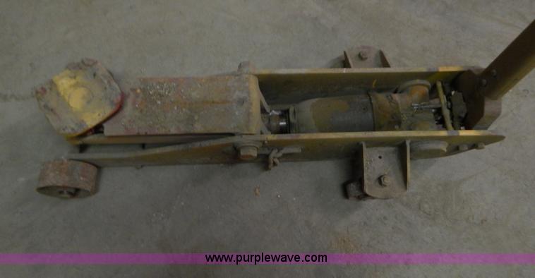 image for item AE9789 Floor jack