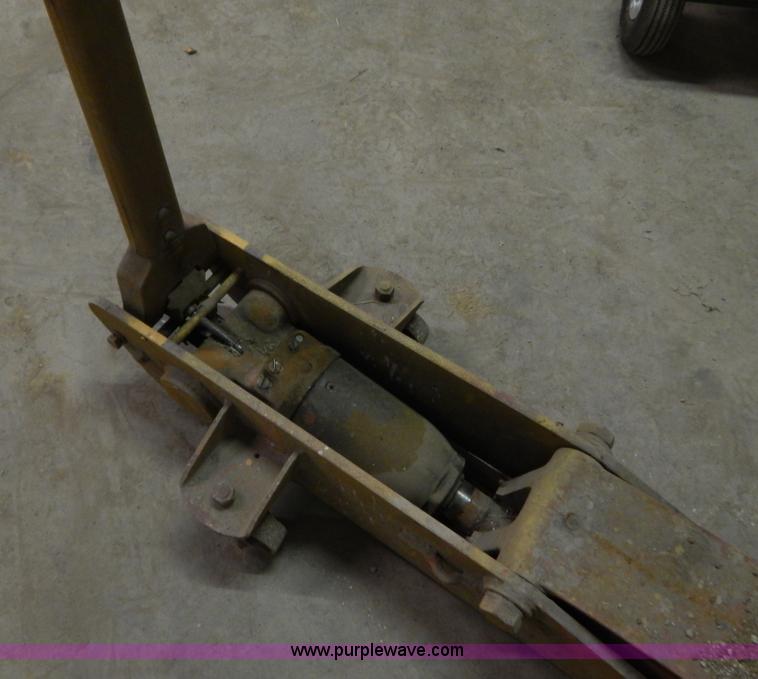 image for item AE9789 Floor jack