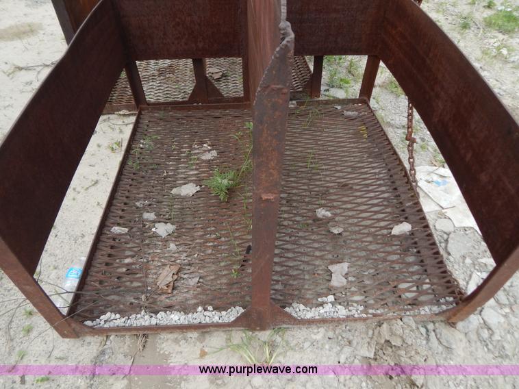 image for item AE9791 (2) oxygen acetylene storage racks