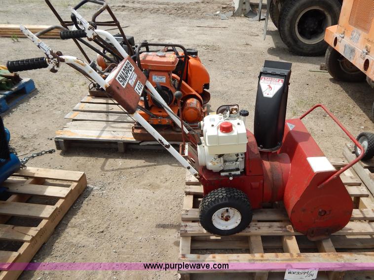 image for item AE9812 Snapper I922 snow blower