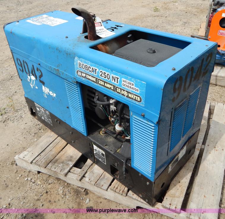 image for item AE9819 Miller Bobcat 250NT welder/generator