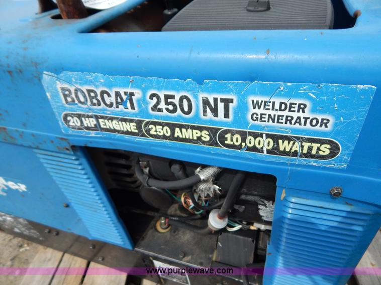image for item AE9819 Miller Bobcat 250NT welder/generator