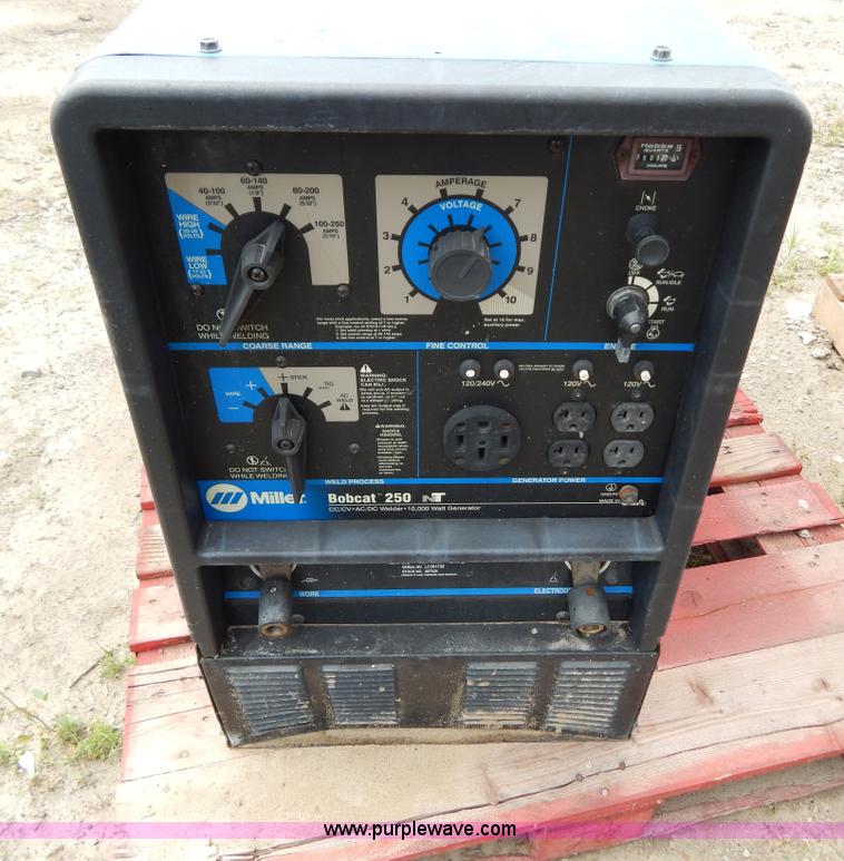 image for item AE9821 Miller Bobcat 250NT welder/generator