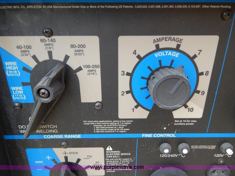 image for item AE9821 Miller Bobcat 250NT welder/generator