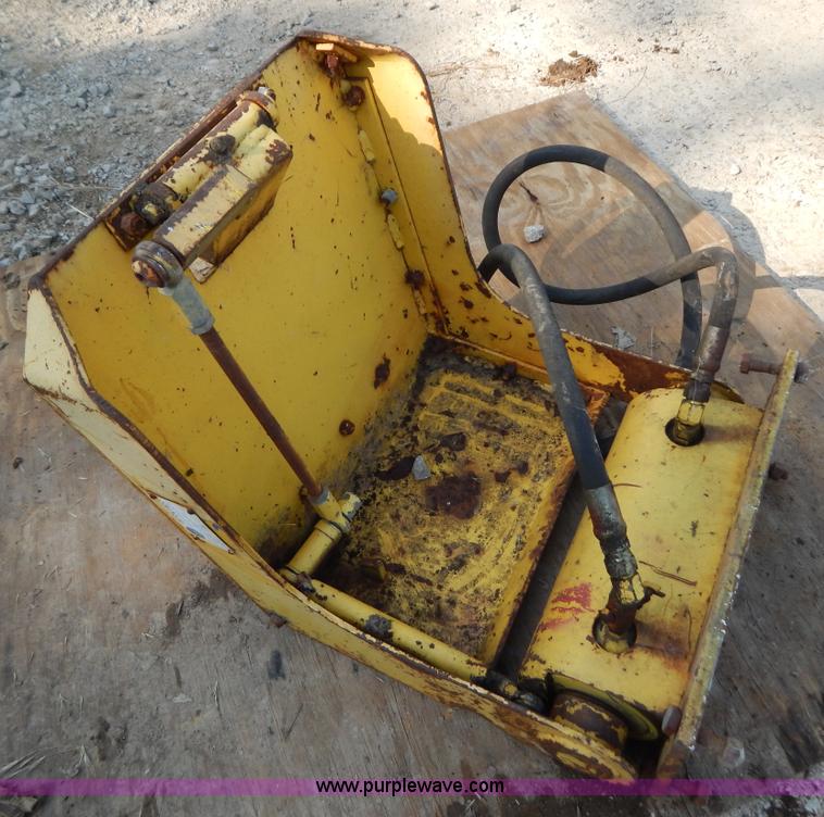 image for item AE9841 Perkins poly cart tipper