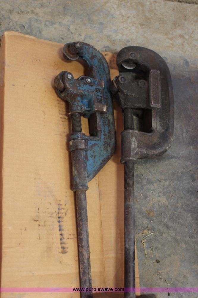 image for item AU9245 Ridgid pipe cutter