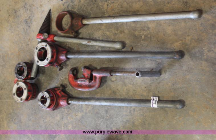 image for item AU9246 Ridgid pipe threaders