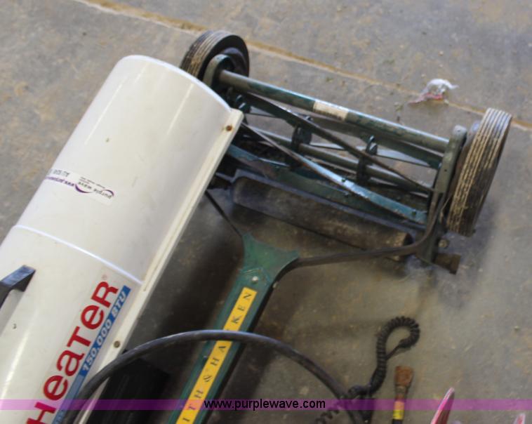 image for item AU9249 Assorted tools