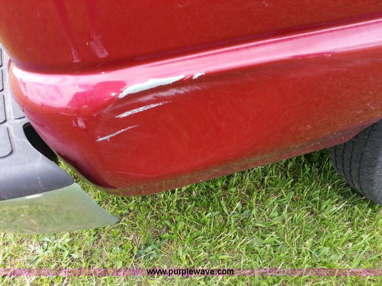 image for item C1127 2001 Chevrolet S10 Extended Cab pickup truck