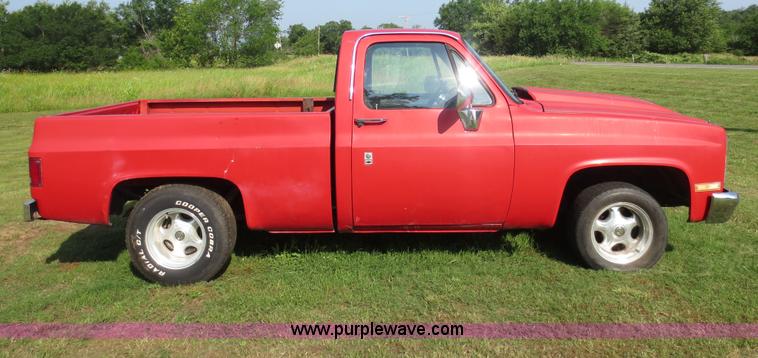 image for item D5981 1985 Chevrolet C10 pickup truck