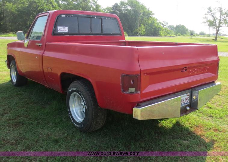 image for item D5981 1985 Chevrolet C10 pickup truck