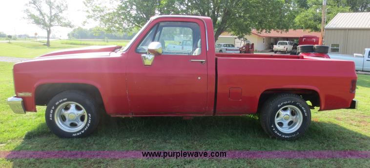 image for item D5981 1985 Chevrolet C10 pickup truck