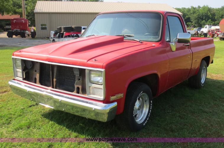 image for item D5981 1985 Chevrolet C10 pickup truck