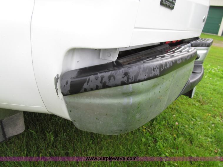 image for item D7422 2004 Ford F350 Super Duty Lariat Crew Cab pickup truck