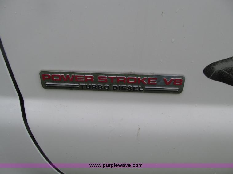 image for item D7422 2004 Ford F350 Super Duty Lariat Crew Cab pickup truck