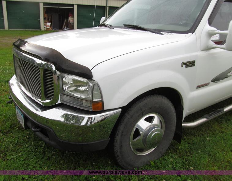 image for item D7422 2004 Ford F350 Super Duty Lariat Crew Cab pickup truck