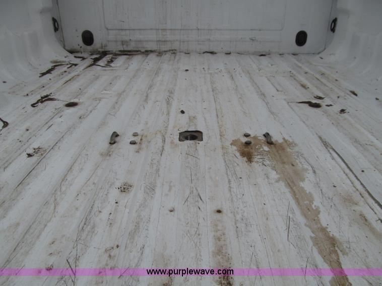 image for item D7422 2004 Ford F350 Super Duty Lariat Crew Cab pickup truck