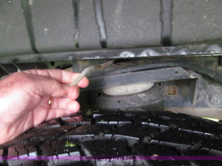 image for item D7422 2004 Ford F350 Super Duty Lariat Crew Cab pickup truck