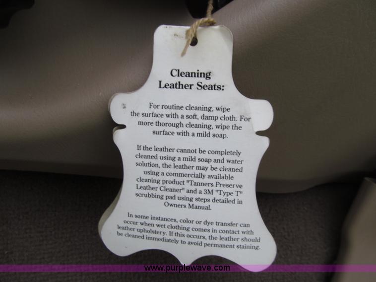 image for item D7422 2004 Ford F350 Super Duty Lariat Crew Cab pickup truck