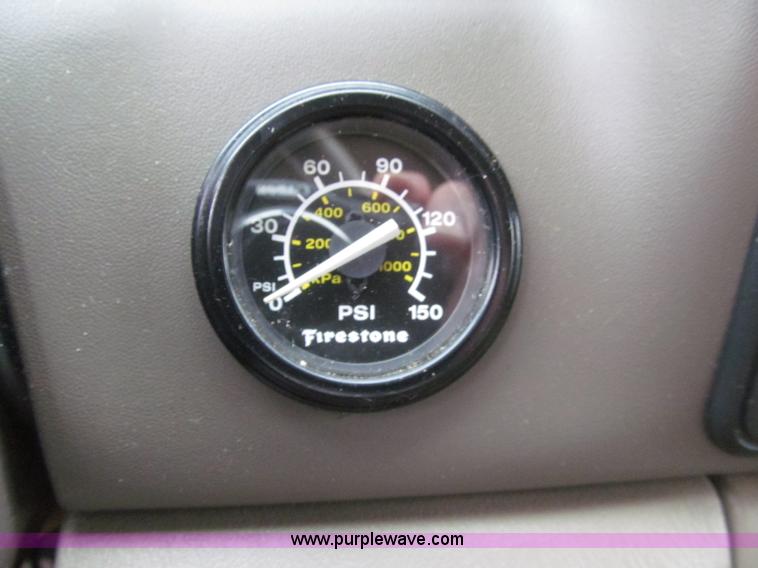 image for item D7422 2004 Ford F350 Super Duty Lariat Crew Cab pickup truck