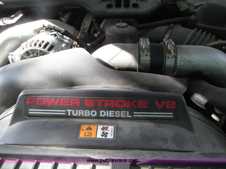 image for item D7422 2004 Ford F350 Super Duty Lariat Crew Cab pickup truck