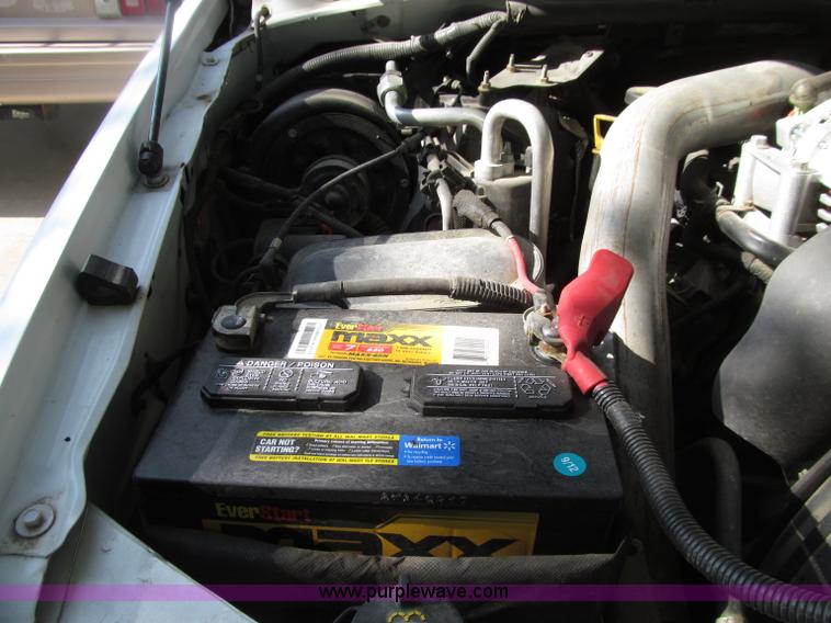 image for item D7422 2004 Ford F350 Super Duty Lariat Crew Cab pickup truck