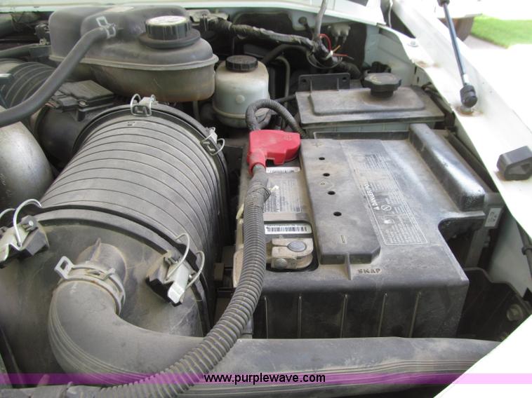 image for item D7422 2004 Ford F350 Super Duty Lariat Crew Cab pickup truck