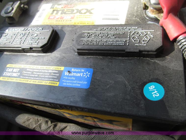 image for item D7422 2004 Ford F350 Super Duty Lariat Crew Cab pickup truck