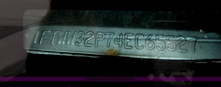 image for item D7422 2004 Ford F350 Super Duty Lariat Crew Cab pickup truck