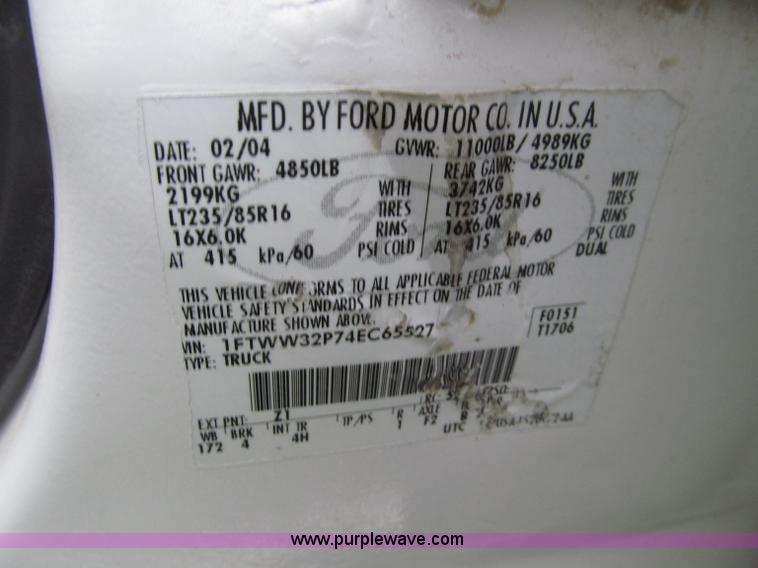 image for item D7422 2004 Ford F350 Super Duty Lariat Crew Cab pickup truck