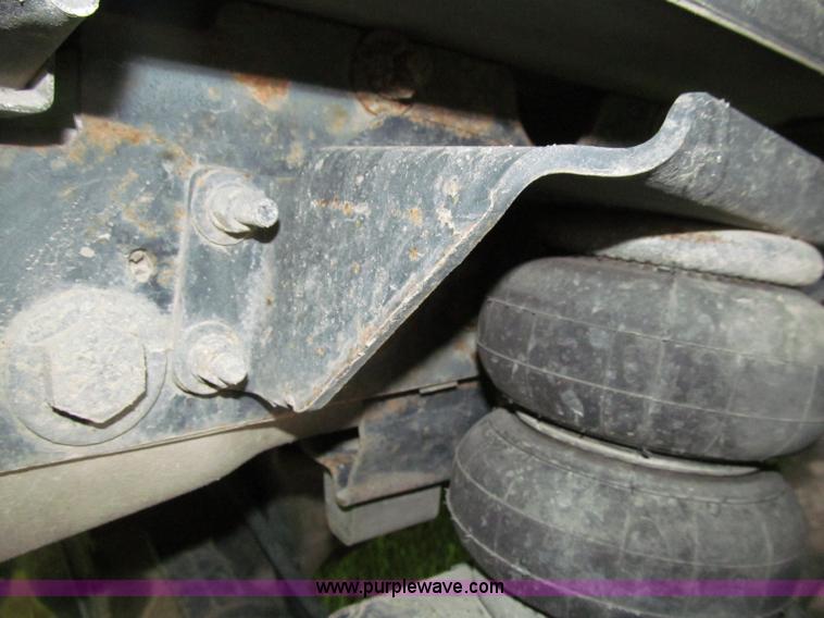 image for item D7422 2004 Ford F350 Super Duty Lariat Crew Cab pickup truck