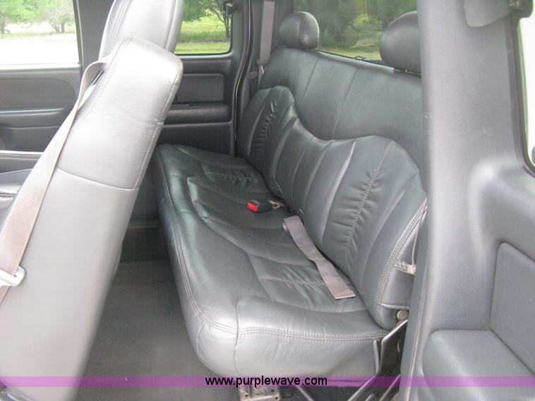 image for item D8401 2002 Chevrolet Silverado 1500 LT Extended Cab pickup truck