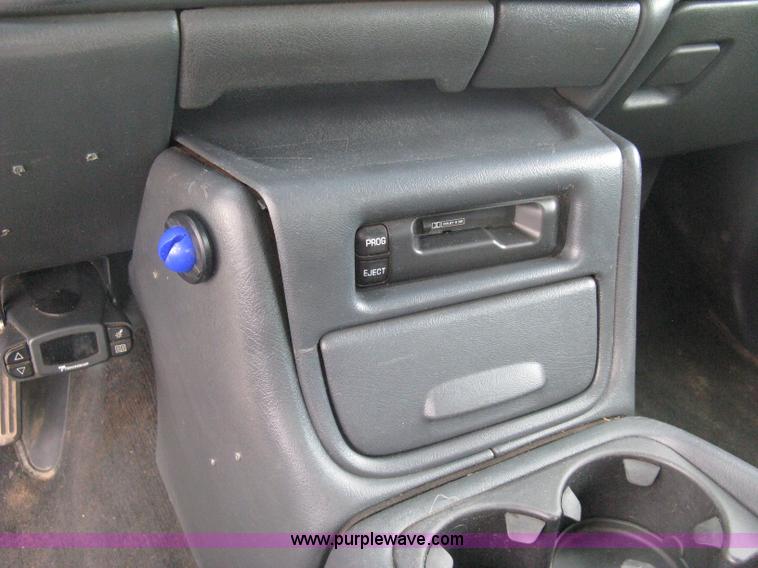 image for item D8401 2002 Chevrolet Silverado 1500 LT Extended Cab pickup truck