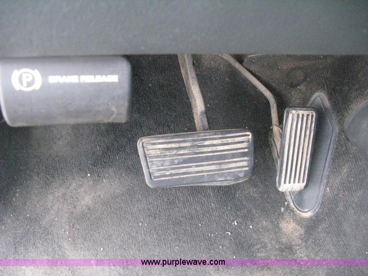 image for item D8401 2002 Chevrolet Silverado 1500 LT Extended Cab pickup truck